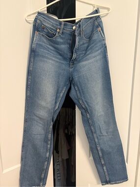 GAP High-Rise Women's Jeans in Light Blue Wash